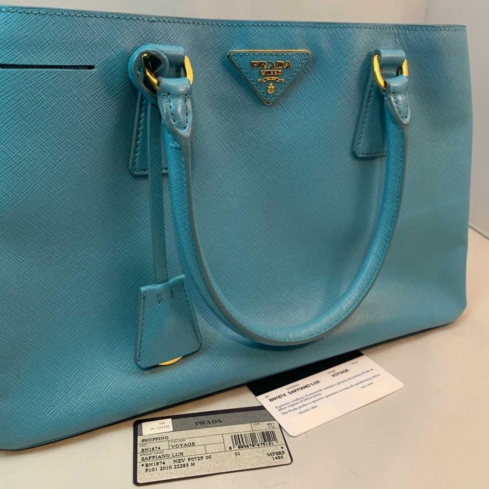 ❤️SOLD❤️Prada Saffiano Lux Tote